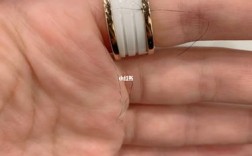 白色陶瓷宝格丽戒指（宝格丽白色陶瓷戒指怎么辨别真假）