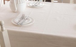 白色餐桌花式图案（白色餐桌配桌布效果图）