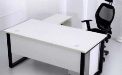 白色现代办公桌（白色办公桌价格图片及价格）