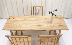 白色实木桌子（白色实木餐桌椅子图片）