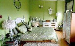 绿色墙面配白色床（绿色墙面配什么颜色床）