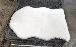 白色羊皮垫子（白色羊皮垫子图片）
