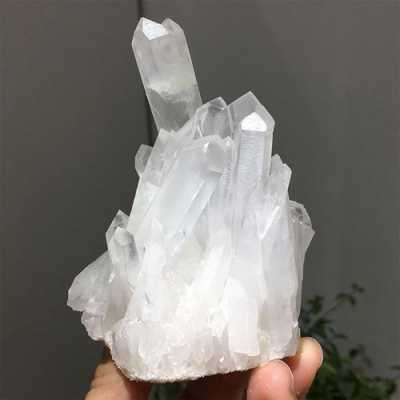 白色水晶石多少钱（白色水晶石多少钱一个）-图1