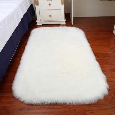 白色毛绒地毯（白色毛绒地毯如何清洗）-图1