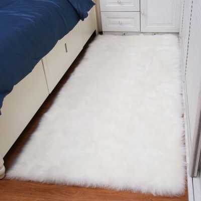 白色毛绒地毯（白色毛绒地毯如何清洗）-图3