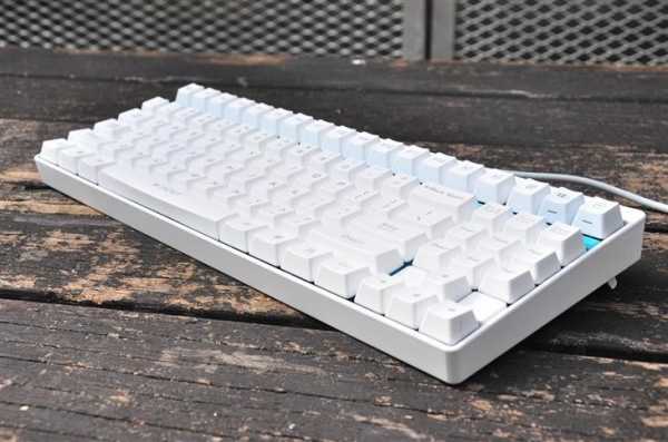键盘白色塑料怎么装（白色的键盘脏了怎么办）-图1