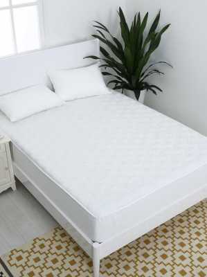 白色床垫好嘛（白色床垫需要床垫罩吗）-图1
