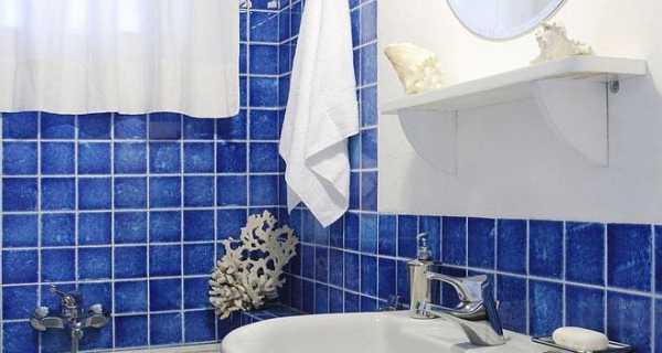 蓝色白色搭配卫浴柜（蓝白色卫生间效果图）-图1