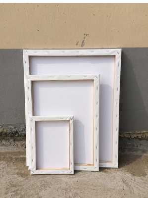 白色油画框（白色画框配什么油画）-图1