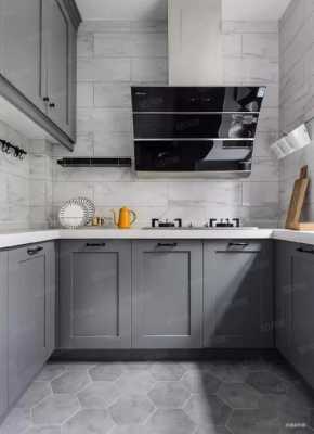 厨房砖灰白色（厨房地砖是灰色,墙砖白色,橱柜什么颜色好看）-图3