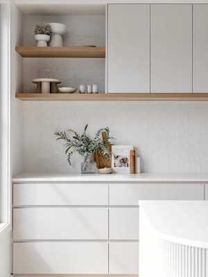 木纹白色厨柜的图片（白色木纹面板）-图2