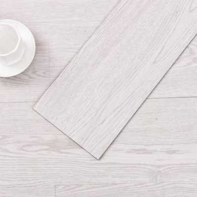白色石塑板底板（石塑地板基材是白色的最好吗）-图2