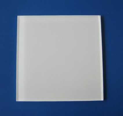 乳白色烤漆玻璃（白色烤漆玻璃和超白烤漆玻璃的区别）-图2