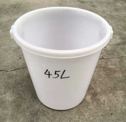 白色水桶好坏（白色塑料水桶）-图1