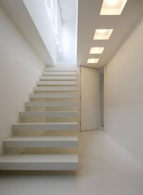 纯白色楼梯台阶（纯白楼梯怎么做）-图3