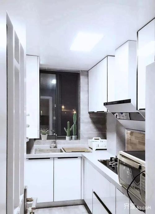 厨房都用白色（厨房都用白色玻璃吗）-图1