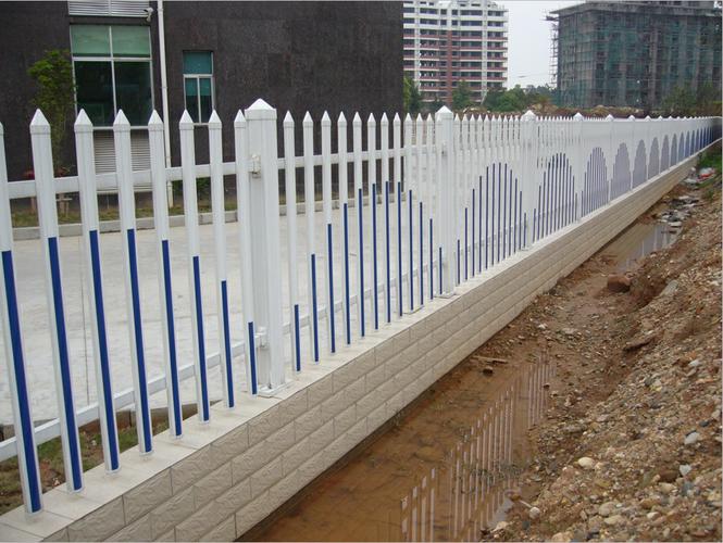 pvc白色塑钢护栏（塑钢护栏是什么材质）-图2
