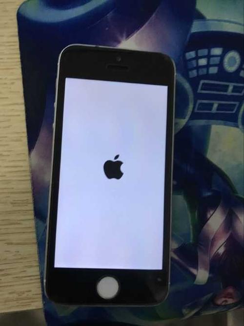 苹果换玻璃屏幕白色（苹果手机换屏后发白）-图2