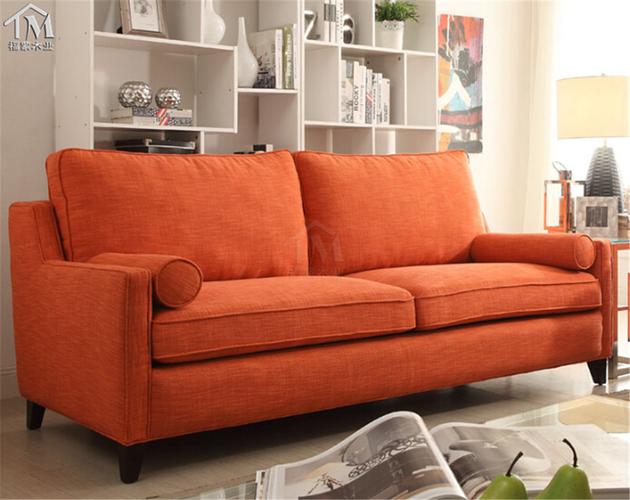 白色沙发搭配橙色（白色沙发配什么沙发套）-图2