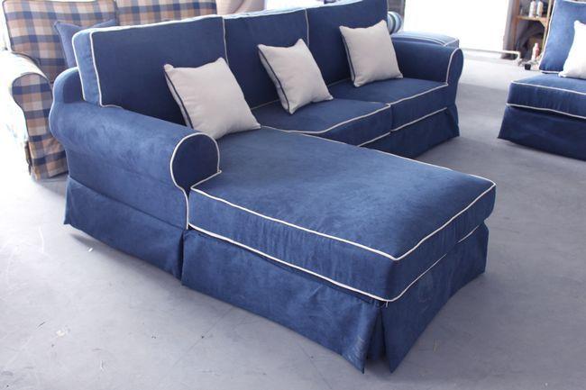 深蓝色配米白色沙发（蓝色沙发搭配米色沙发垫）-图1