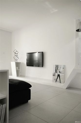 白色客厅墙壁（白色客厅墙壁自制装饰）-图3