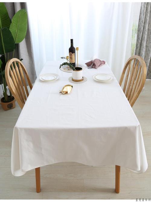 白色的餐桌布（白色餐桌布图片）-图2