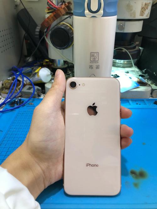 苹果8白色油漆吗（iphone8的白色是什么白?）-图1