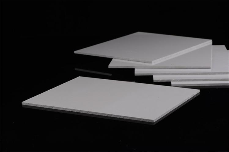 联塑白色和灰色（白色塑料和灰色塑料的区别）-图2