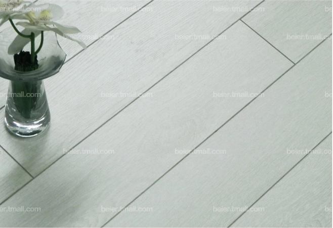 白色纯实木地板（白色实木地板图片大全）-图3