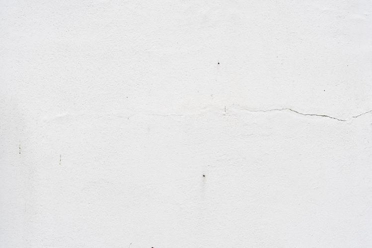 白色粗糙墙面（白色墙壁脏了修复方法）-图2