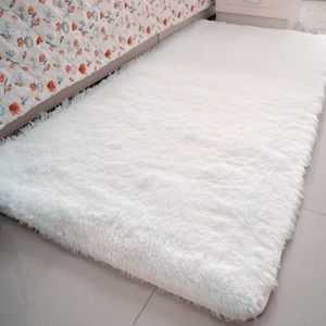 白色拉绒地毯（拉绒地毯结实吗）-图3